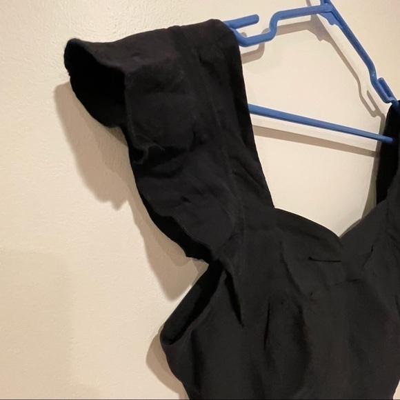 Nwt CBR Large Black Crop Top With Ruffle Sleeve - Picture 3 of 6